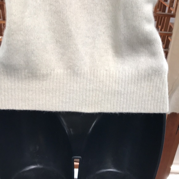 Della Knit sweater with beading, quilting’s d faux leather on shoulders. Size S - Picture 8 of 11